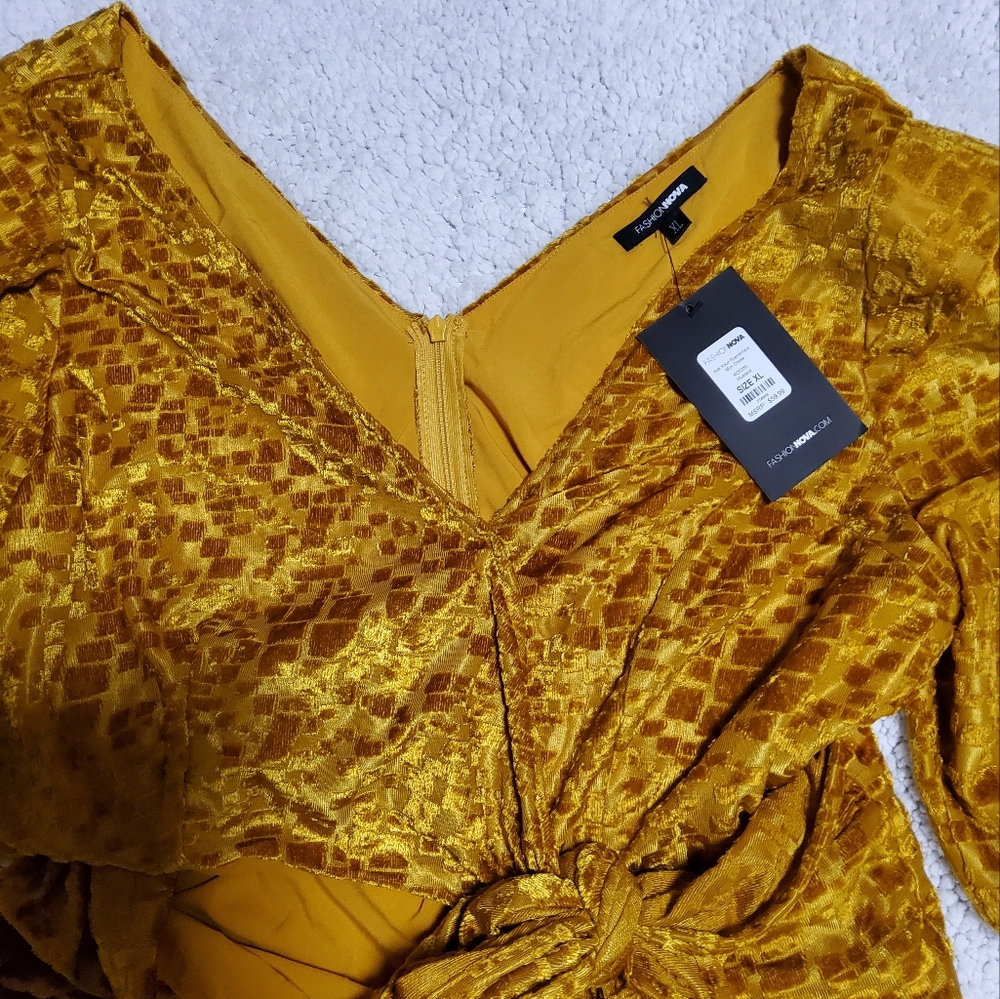 Fashion Nova Mustard Long Sleeve Deep V Neck Cutout Waist Mini Dress Size XL - Picture 8 of 11